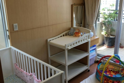 整理收納家中有限的空間，布置改造成嬰兒房